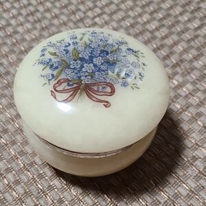 Floral Bouquet Trinket Box Hinged Lid Marbled Round Jewelry Vanity Night Stand
